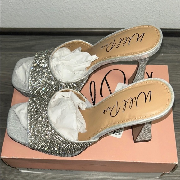 Wild Pair Rashele Platform Dress Sandals - Picture 3 of 7